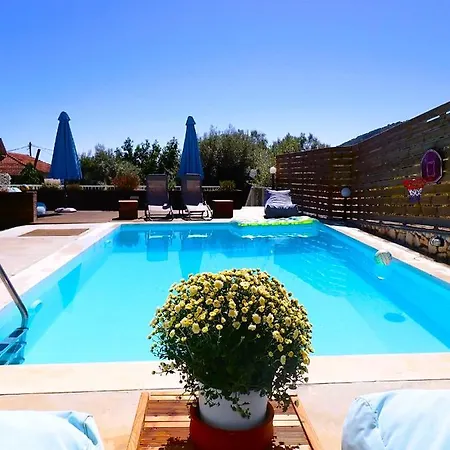 بيت للعطل Galini *